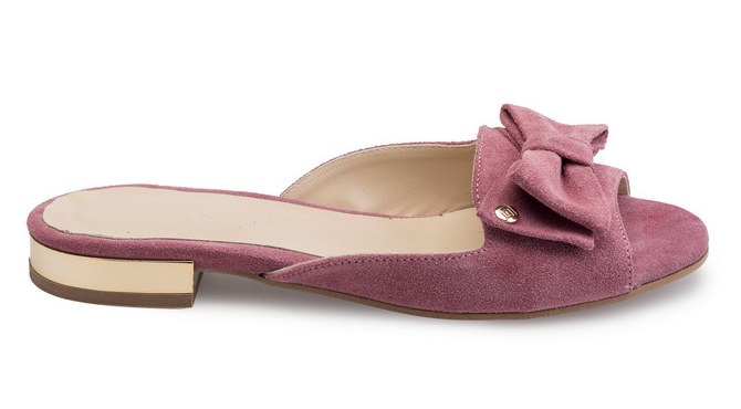 Guliver ravne sandale u pastelno rozoj nijansi s kontrastnom metalik zlatnom potpeticom | Cijena: 590 kn
