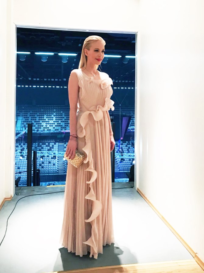 Jelena Rozga u haljini H&M Conscious Exclusive