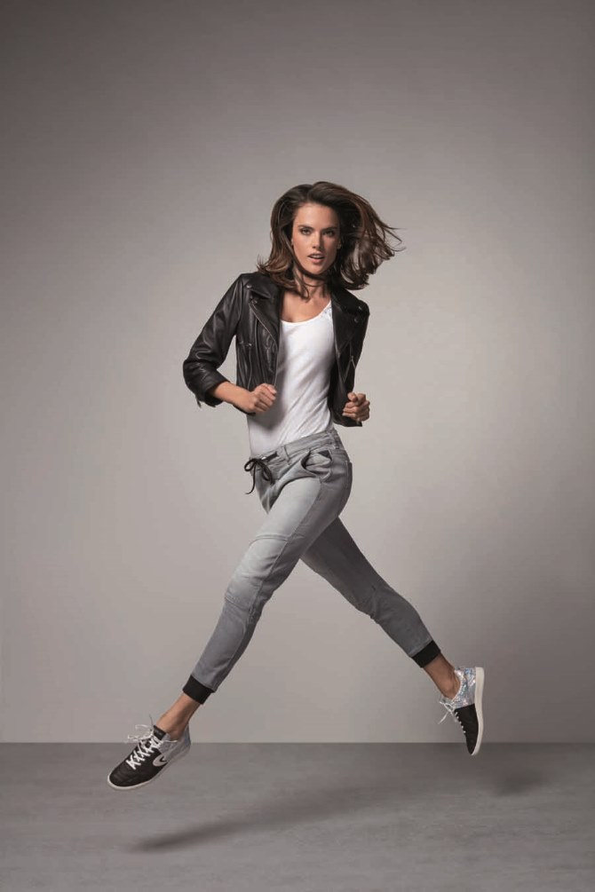 Alessandra Ambrosio za Replay Hyperfree