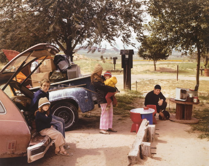 Joel Sternfeld, Red Roc State Campground, Gallup, New Me ... esy Joel Sternfeld and Buchmann Galerie, Berlin 2021