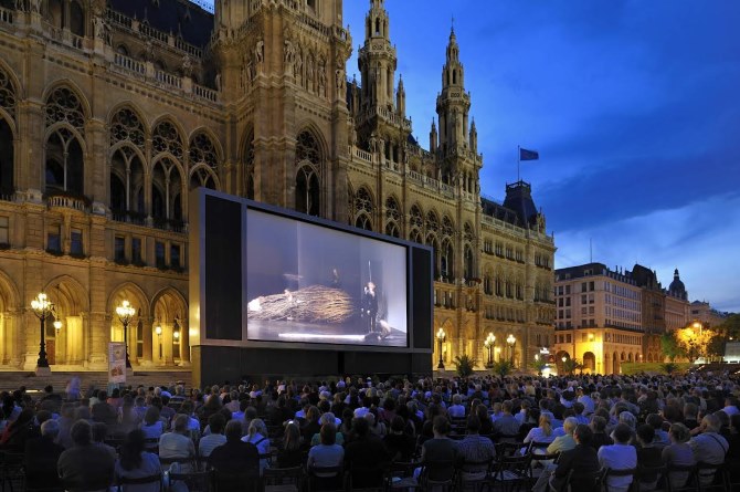 Filmfestival Rathausplatz © Schaub-Walzer