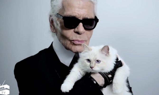 Karl Lagerfeld i Choupette | Foto: Net-a-porter