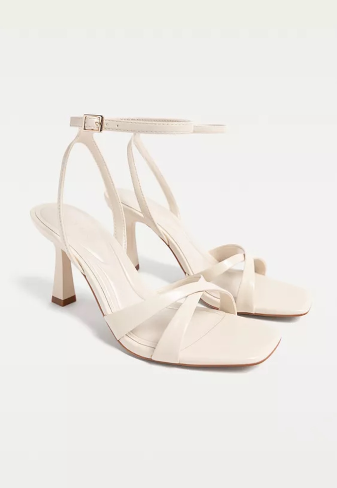 Stradivarius - 25,99 eura