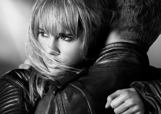 Suki Waterhouse i George Barnett za Burberry Brit Rhythm