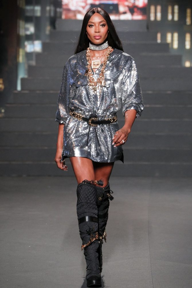 Naomi Campbell na reviji Moschino [tv] H&M