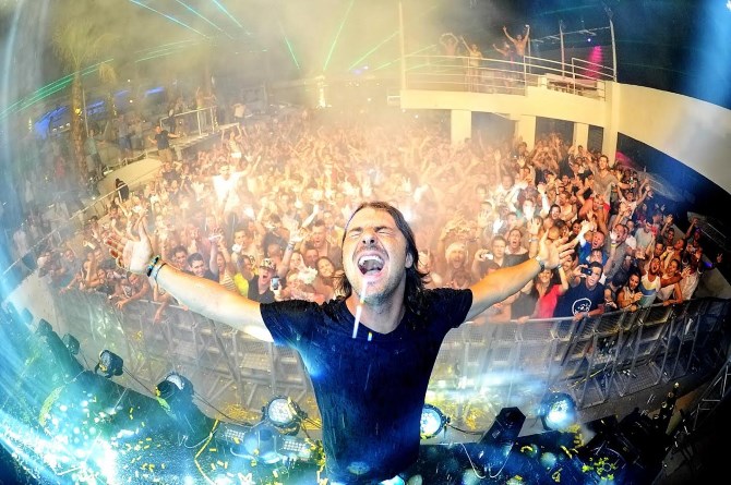 DJ Axwell