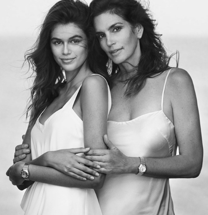 Kaia Gerber (lijevo) i Cindy Crawford (desno) u kampanji za Omega Watches | Foto: Peter Lindbergh