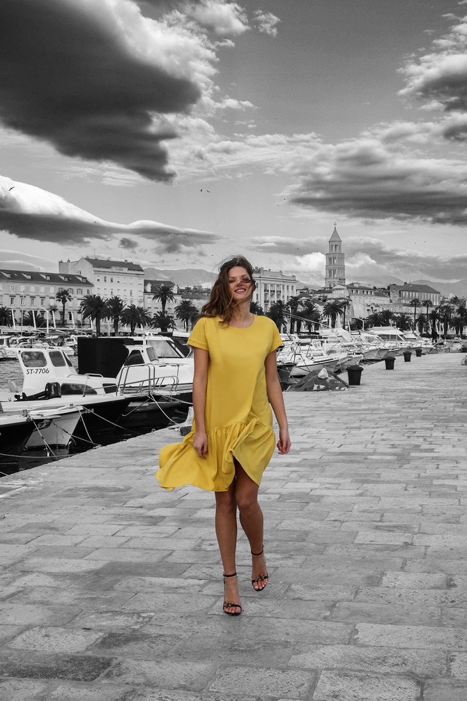 Mini haljina u chic žutoj boji