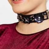 Choker s aplikacijama - 79,90 kn