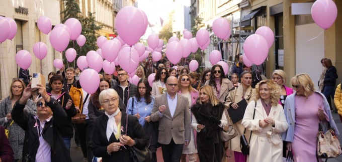Zagreb je danas bio obojen u ružičasto