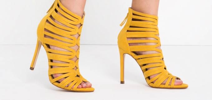 Savršene za ljeto: Remenčići na žutim Zarinim štiklama!