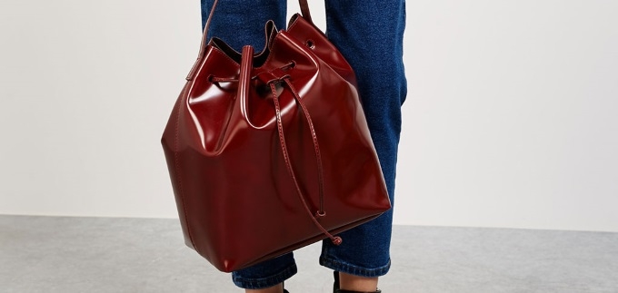 Želimo i ovu: 'Rokerskija' varijanta crvene torbe