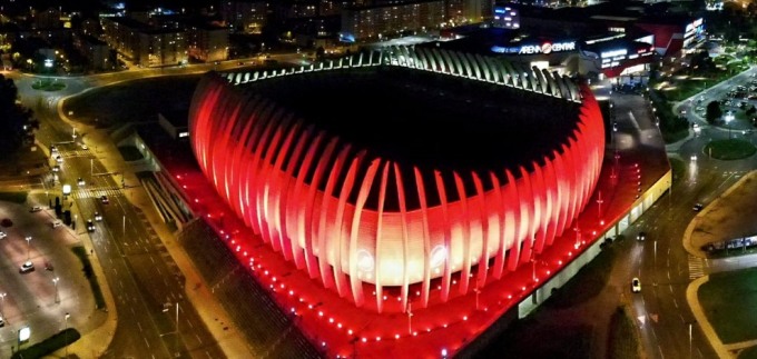 Znate li zašto su zasvijetlile Arene u Zagrebu i Puli?
