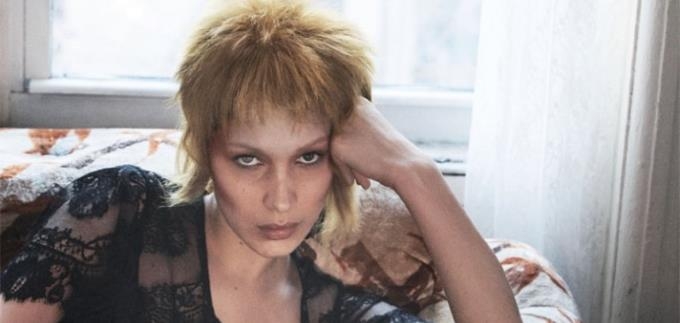 Bella Hadid u posveti Davidu Bowieju za Harper's Bazaar