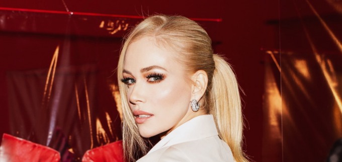 Jelena Rozga u komadima iz nove H&M kolekcije