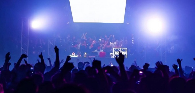 Party scena se budi, u Laubu stižu Dixon i Jimi Jules