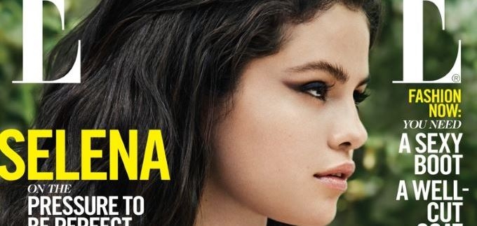 Selena Gomez s make-upom u stilu drevnog Egipta