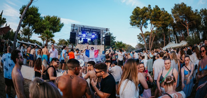 Destination ULTRA uz Mind Against, Afrojacka i R3HAB