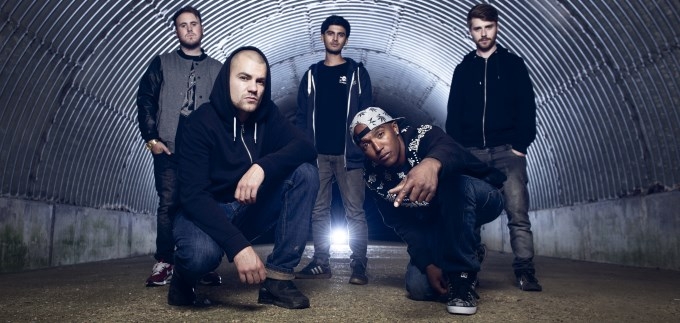 Hacktivist kao zagrijavanje za Enter Shikari