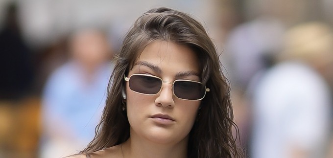 Pogledajte njenu haljinu, ova boja novi je (veliki) hit ljeta