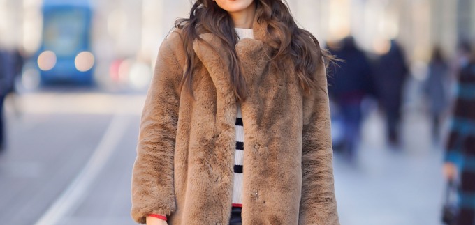 Kako nositi (i s kojim komadima kombinirati) krznene jakne i kapute