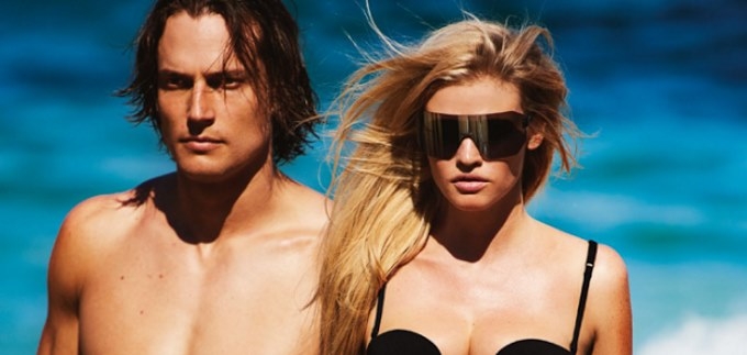 Lara Stone nosi naočale Sheriff&Cherry na stranicama Voguea