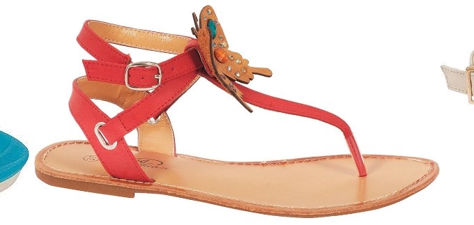 Japanke, natikače, sandale: Obuća za plažu koja će razmaziti stopala!