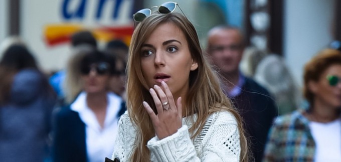 LOOK TJEDNA: Spontana i prirodna ljepotica u gležnjačama iz snova!