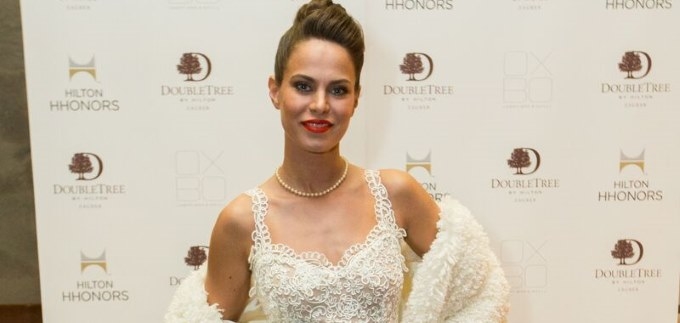 Mia Kovačić blistala u bijelom, Ana Rucner od glave do pete u crnom!