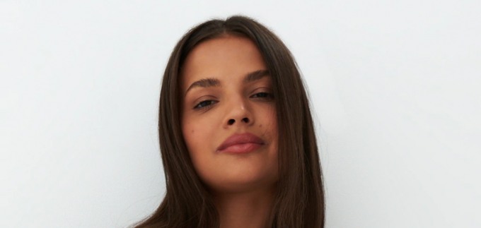 U Mohito se ide po ovu haljinu, rujanski je bestseler