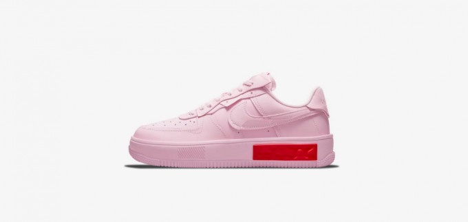 Bojama protiv jeseni uz Nike Air Force 1 Fontanka