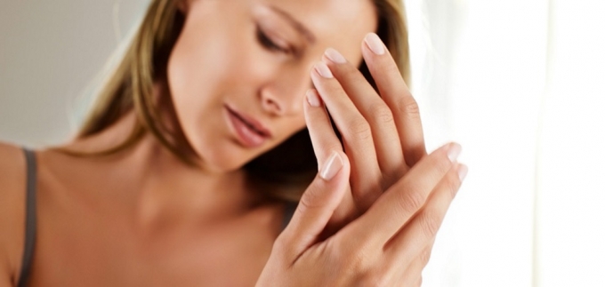 Oprez: Ruke vam stare zbog ovih 5 razloga!