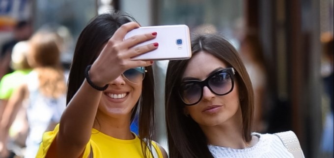 Snimanje selfieja koje je oduševilo Hrvatsku: Haljina i espadrile - savršenstvo!