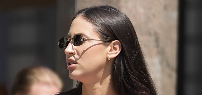 Chanel mokasinke kombinirala je s jako lijepom haljinom