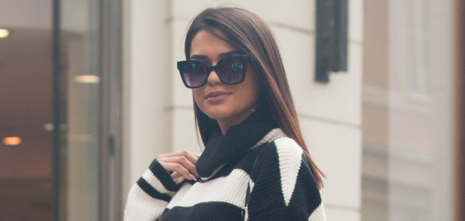 Njena haljina je vrh, torbica je 'mrak', a čizme su vas podijelile