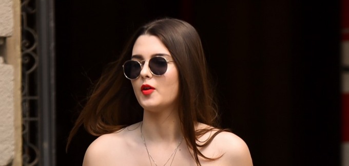 Stigao je jedan VELIKI ljetni trend, a ona je to savršeno isfurala!