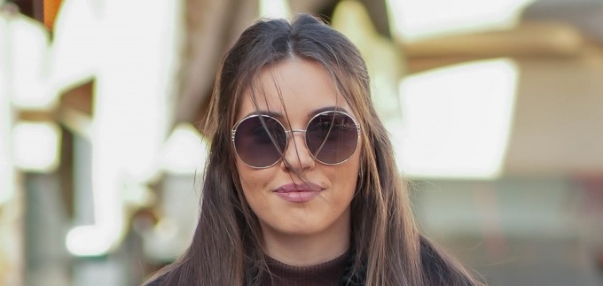 O hlačama ove ljepotice se priča, a torbu potpisuje Tosca Blu