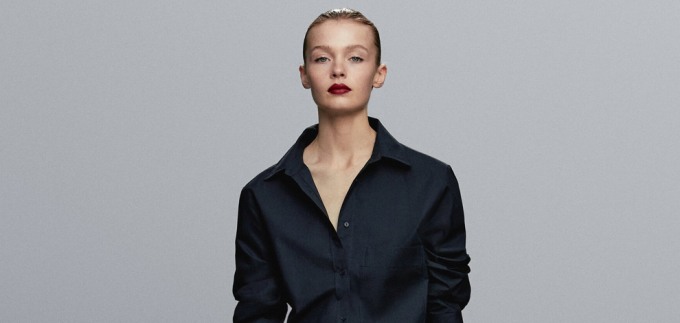 Ova Massimo Dutti suknja je savršena za proljeće 2023.