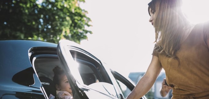 Uber s dječjom sjedalicom – nova usluga u Zagrebu