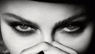 Možete li prepoznati čije su ovo hipnotizirajuće oči na coveru Voguea?