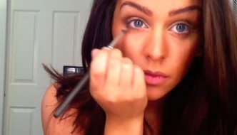 Zavodljiv dnevni make-up: Pogledajte tutorial!