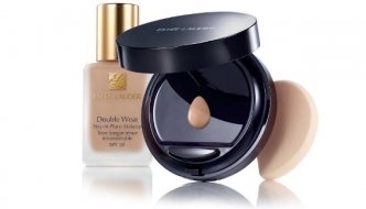 Puder blistavog sjaja: Double Wear Make up To Go Liquid Compact