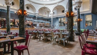 Jamie Oliver otvara svoja prva tri restorana u Beču
