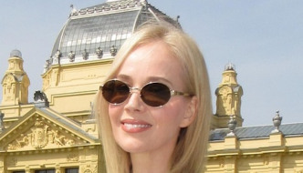 Jelena Rozga pozirala u savršenom sakou i hit komadu obuće
