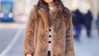 Kako nositi (i s kojim komadima kombinirati) krznene jakne i kapute