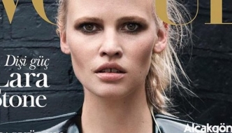 Lara Stone blista i blješti u Vuittonu na naslovnici Voguea