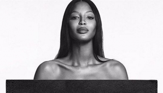 Gola do pola: Naomi Campbell ovog proljeća nosi samo traperice!