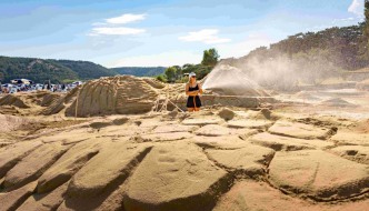 Pješčane skulpture oživjele Rajsku plažu u Loparu