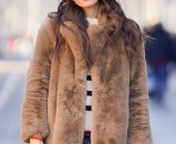 Kako nositi (i s kojim komadima kombinirati) krznene jakne i kapute