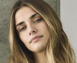 Reserved osvaja mini haljinom koja je pravi proljetni klasik